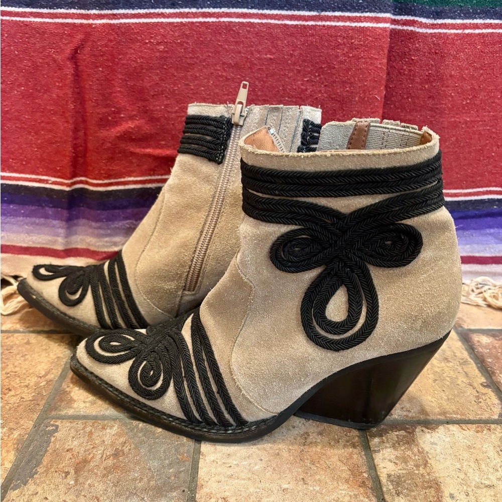 Stylish Beige and Black Ankle Boots